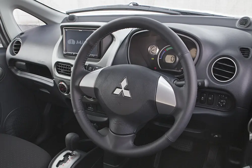 mitsubishi airbags